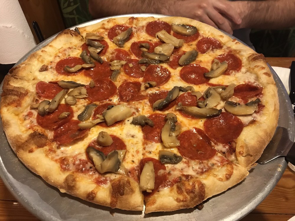 Gatlinburg TN Pizzeria for Sale - Annual Cash Flow Exceeds $200,000