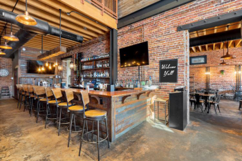 Six figure Earnings at This Charleston Area Restaurant and Bar For Sale